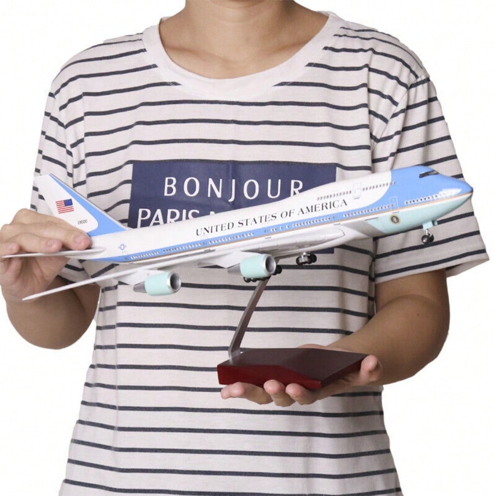 STONESKY 1/150 One Boeing 747 Airplane Model W/ Landing Gear Voice Control Lamp