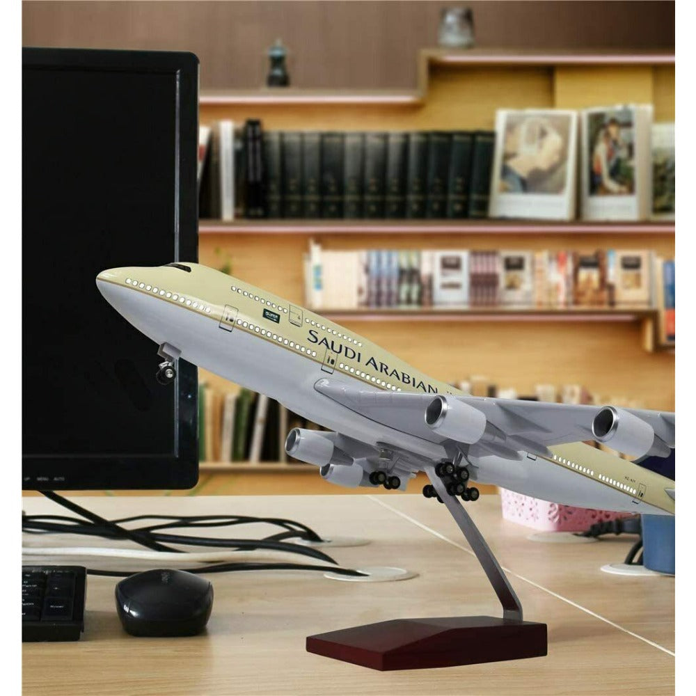 STONESKY 1/150 Saudi Arabia Airline Boeing B747 Airplane Model Resin With Voice LED Light