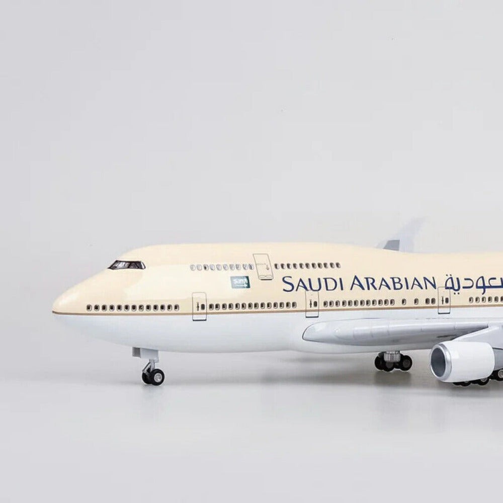 STONESKY 1/150 Saudi Arabia Airline Boeing B747 Airplane Model Resin With Voice LED Light