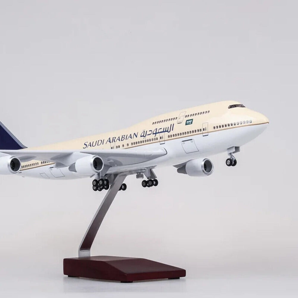 STONESKY 1/150 Saudi Arabia Airline Boeing B747 Airplane Model Resin With Voice LED Light